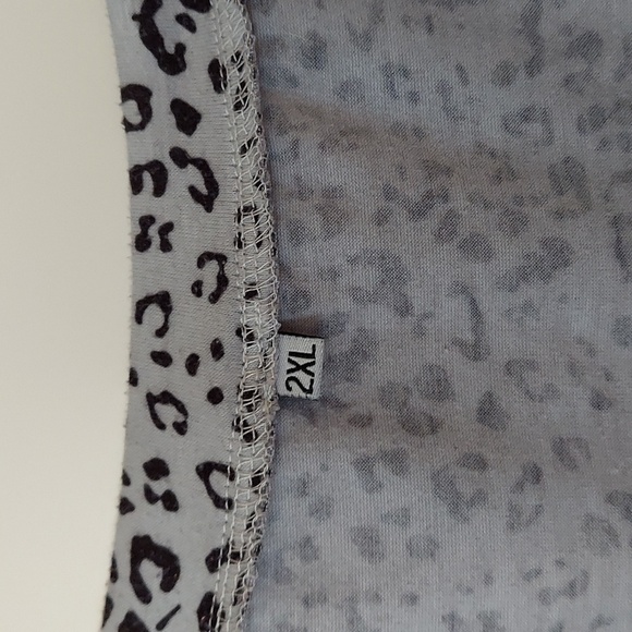 Leopard top Size 2XL - Picture 3 of 5
